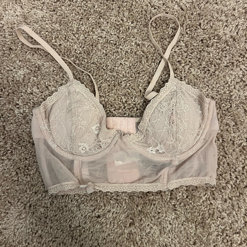 Elegant Lace Bralette in Cream